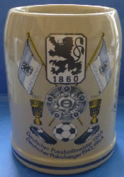 0.5 Krug Tradition blaue Unterschriften re u. links (1)