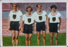 1928 Jasmatzi Bilder Olympiade Serie 115, Bild 2 Deutsche Damenstaffel, Kellner Mnchen ganz rechts (1)