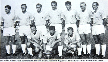 1964 nach dem Gewinn des DFB-Pokals - Zeitungsartikel aus Vereinszeitung 1979-11 fehlt mir leider