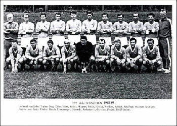 1968-69 Mannschafts-Postkarte s-w